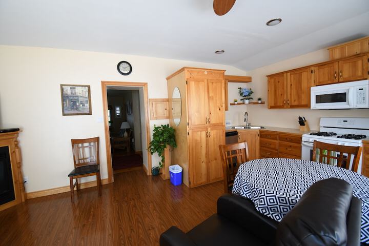 1 Queen Bed (37 of 43)