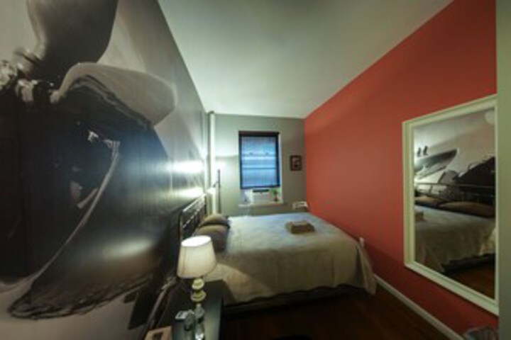 Room 32 of 79