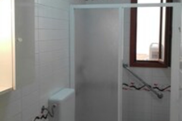 Room 9 of 92