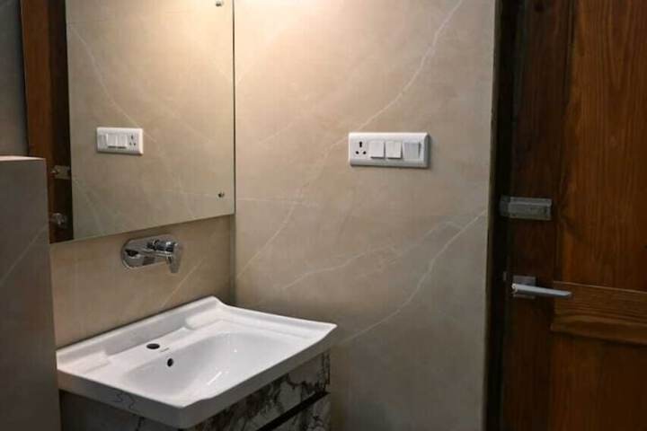Room 12 of 29