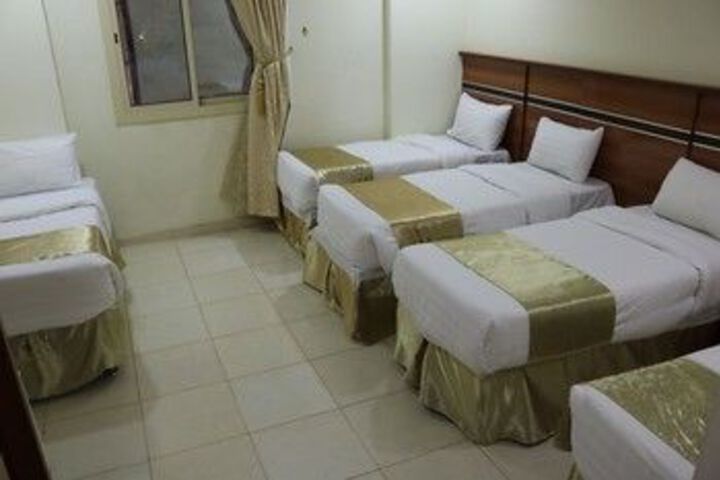 Room 8 of 32