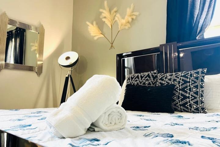 Room 102 of 181