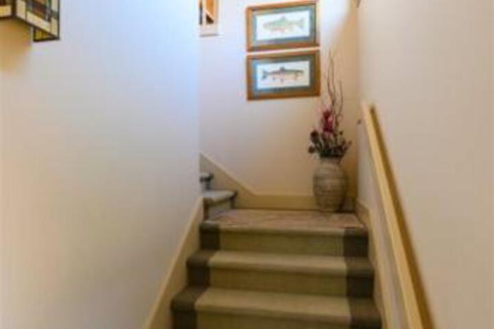 Big Mountain View Condo 2 Bathrooms Condo in Sisters, OR