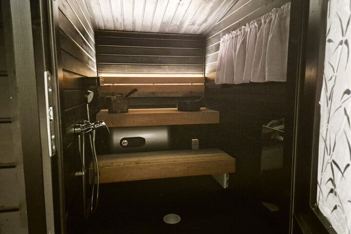 Room 243 of 256