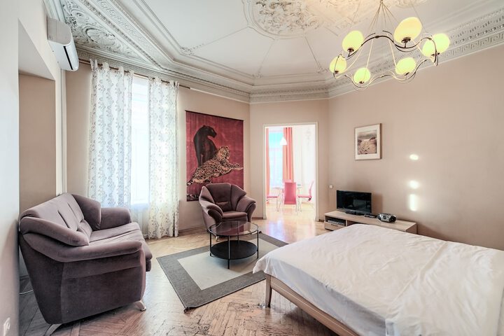 Room 2 of 51