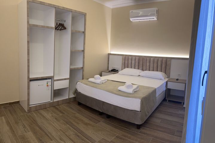Room 27 of 121
