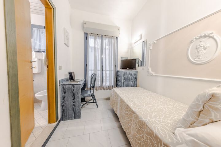 Room 40 of 169