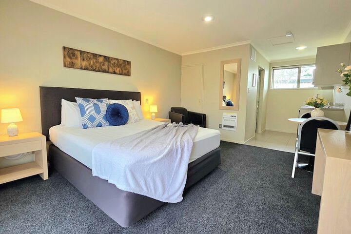 Room 2 of 56