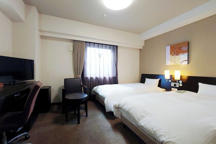 Room 10 of 27