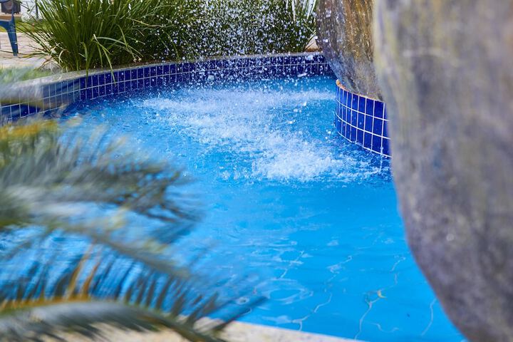 Pool 25 of 39