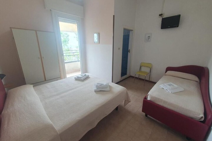 Room 3 of 14