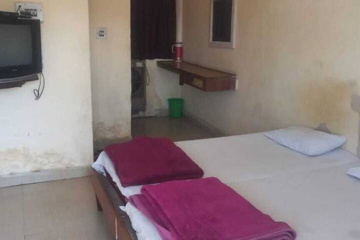 Room 20 of 33