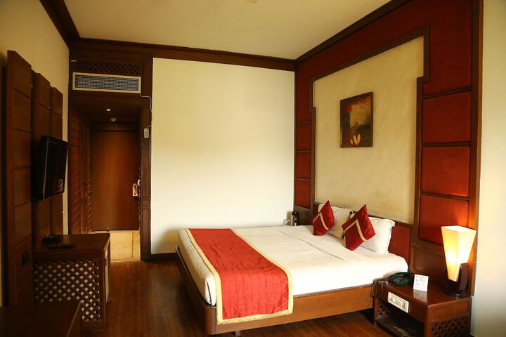 Room 7 of 30
