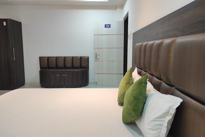 Room 25 of 47
