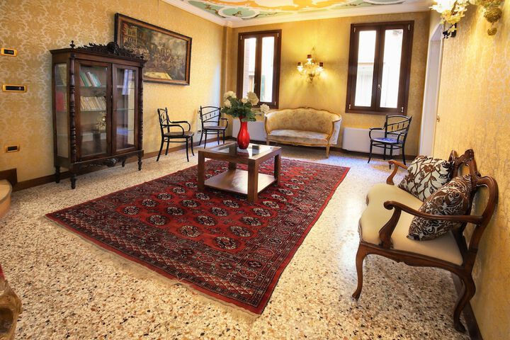 Guest Lobby