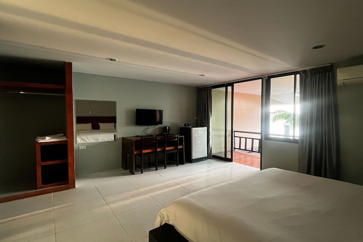 Room 18 of 53
