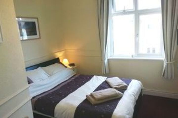 Room 10 of 23