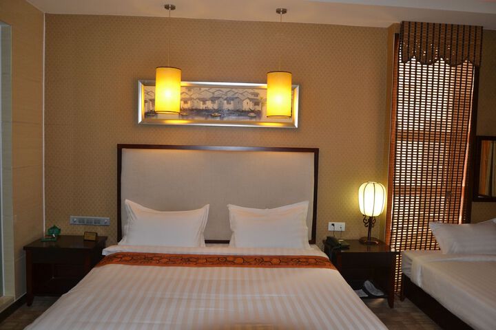 Room 3 of 48