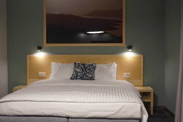 Room 17 of 45