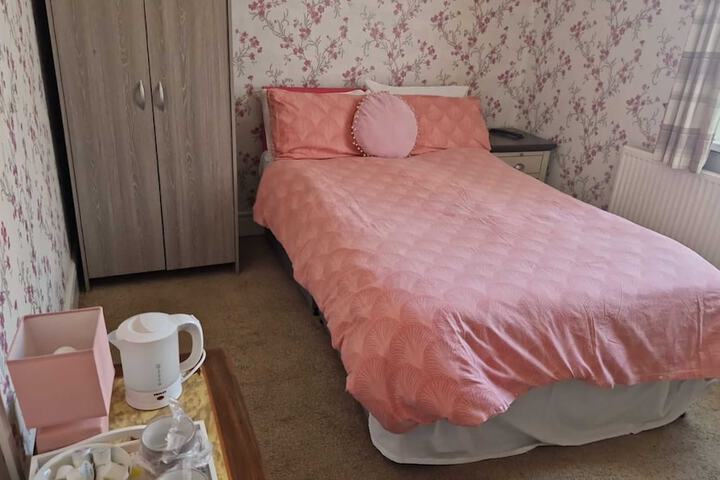 Room 14 of 27