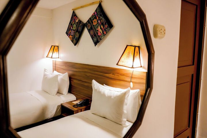 Room 8 of 43