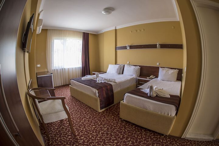 Room 8 of 22