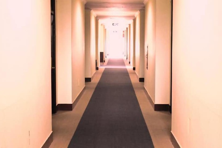 Ballroom/Hall 26 of 34