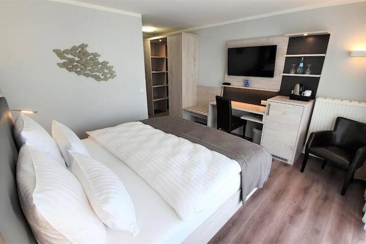 Room 5 of 40