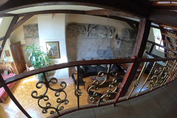 Room 19 of 39