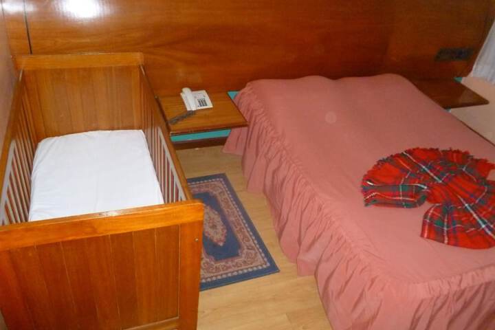 Room 13 of 37