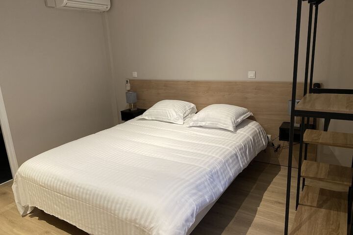 Room 10 of 63