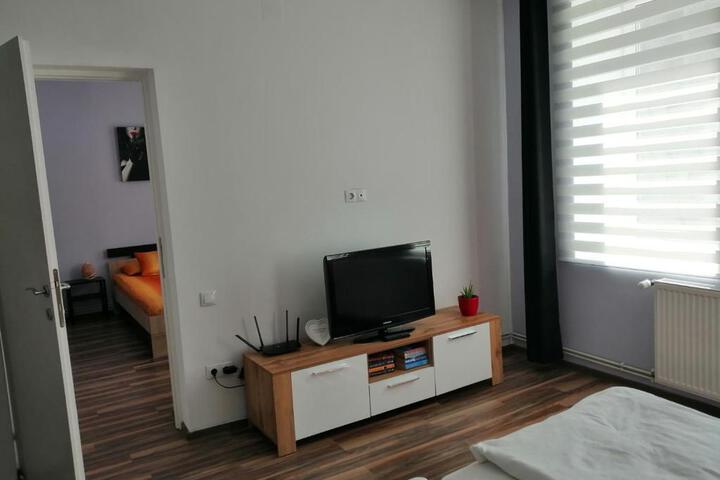 Room 5 of 17