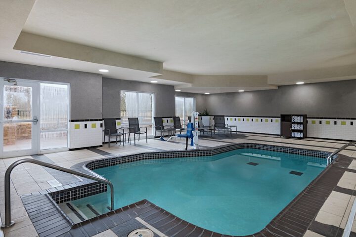Hotel with Pool