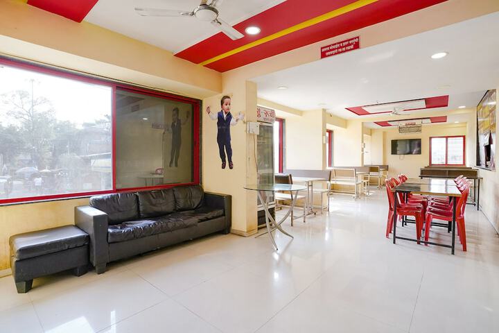 Hotel Interior 7 of 33