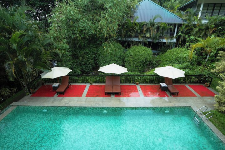 Pool 51 of 76
