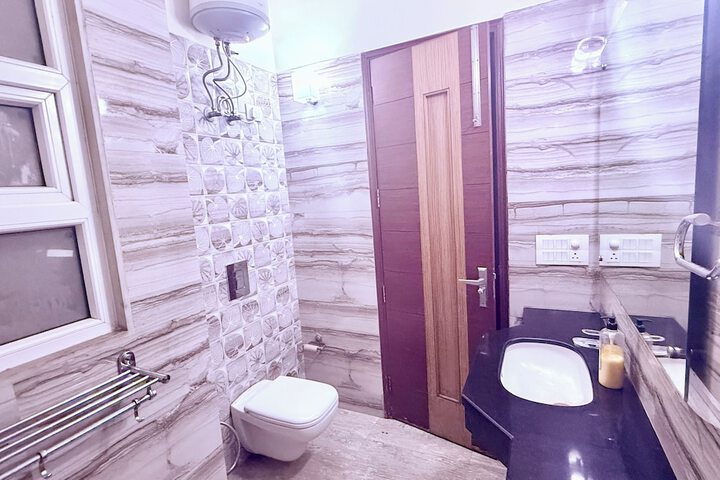 Room 10 of 11