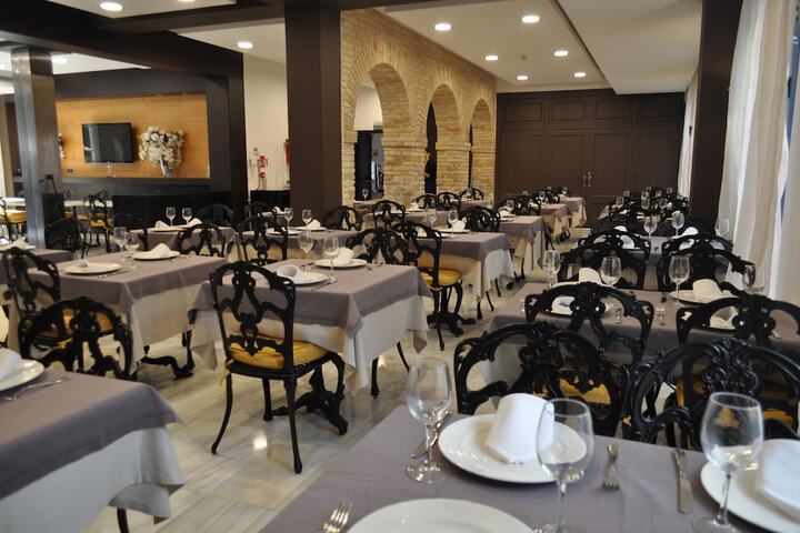 Dining 67 of 82