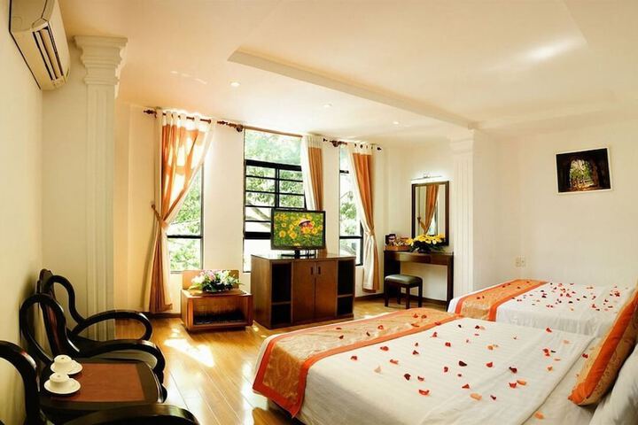 Room 21 of 33