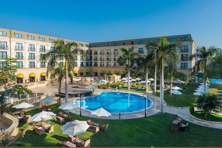 Hotel Pool