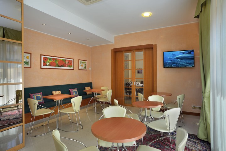 Dining Photos
