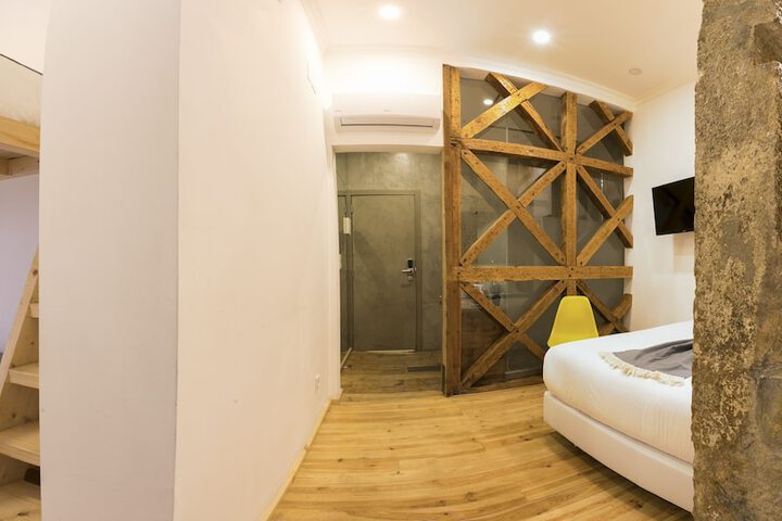 Room 11 of 86