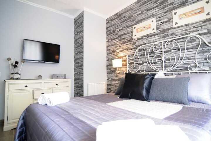 Room 7 of 32