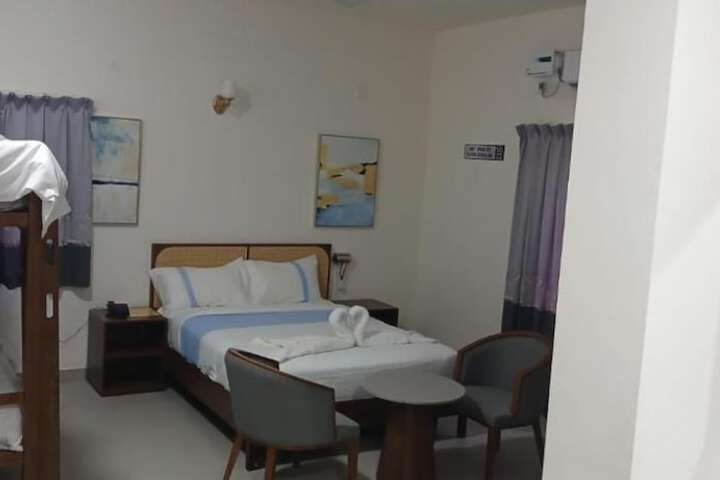 Room 6 of 31