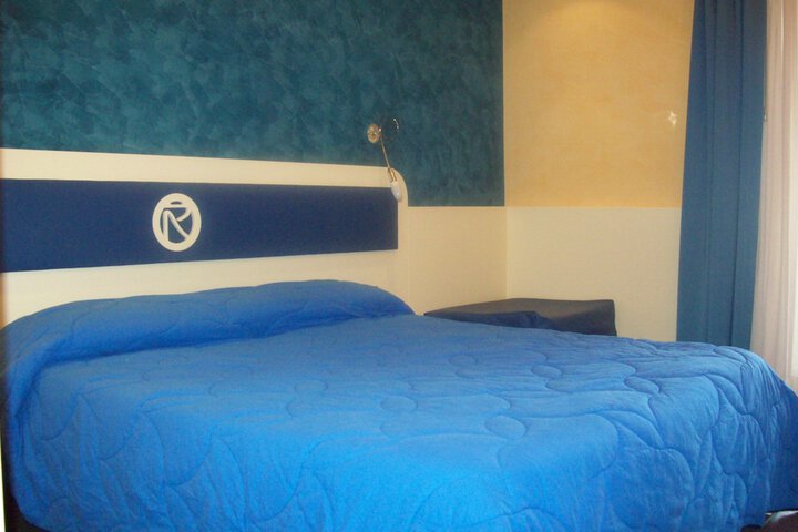 Room 9 of 44