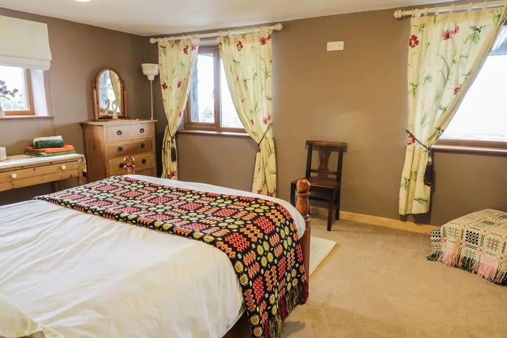 Room 5 of 25
