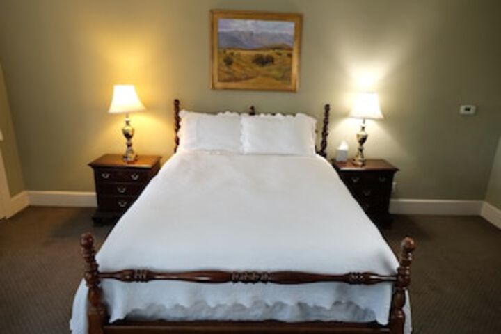Room 55 of 252