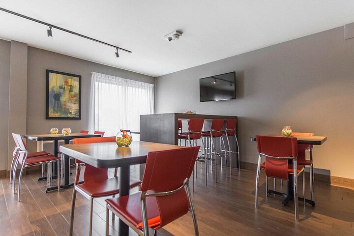 Breakfast/Coffee Service 22 of 35