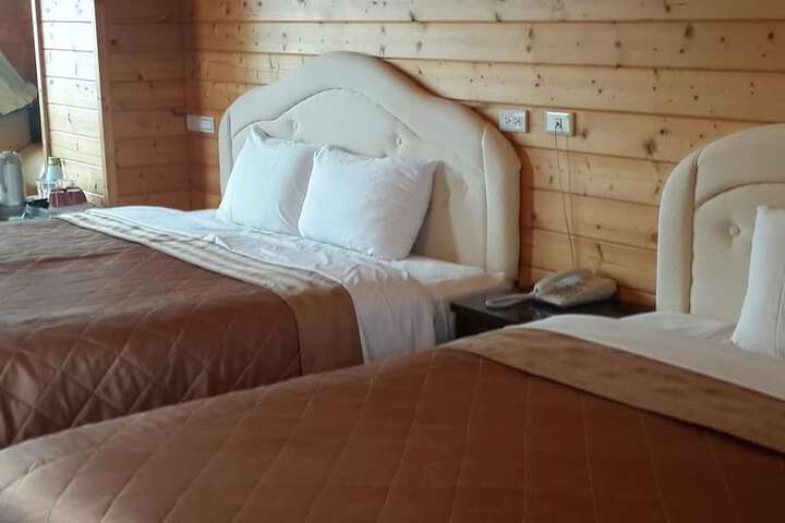 Room 9 of 32