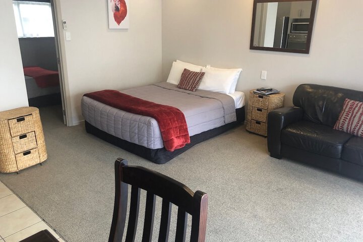 Room 14 of 32