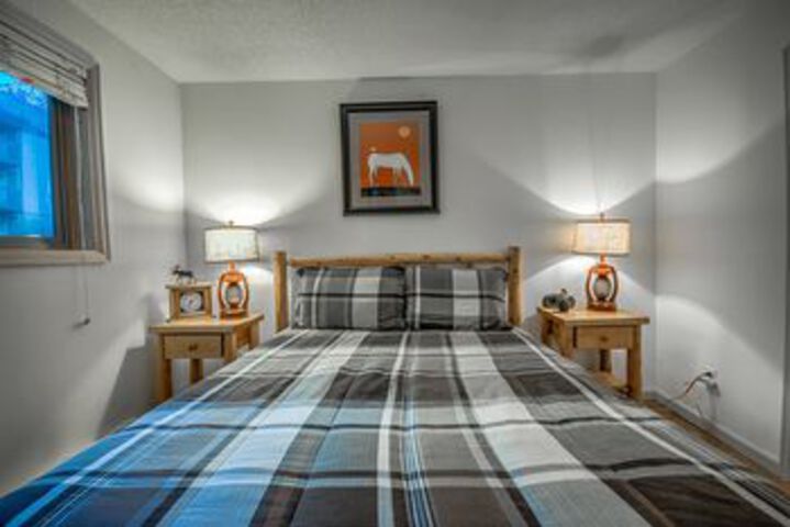 Room 52 of 168